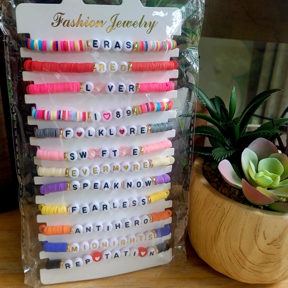 Taylor Swift Inspired Friendship Bracelet Sets - Picture 9 of 9